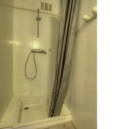 شقة En Corse Avec Piscine Chauffee *