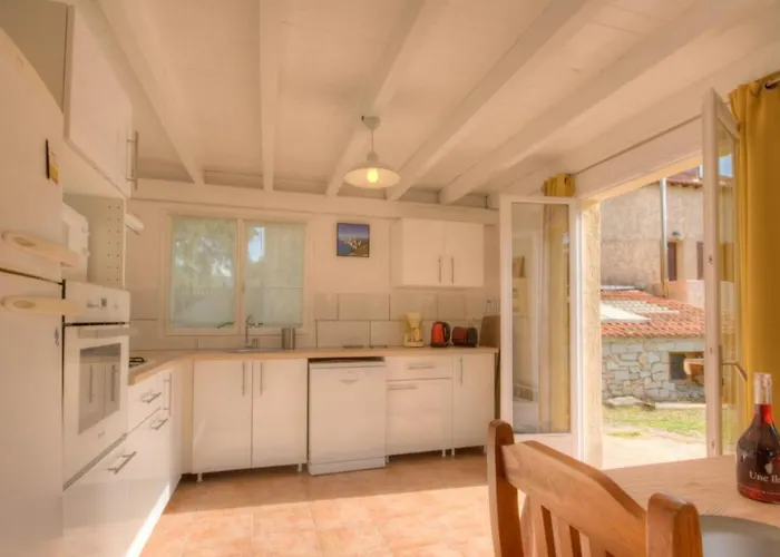 Apartman En Corse Avec Piscine Chauffee Carbuccia